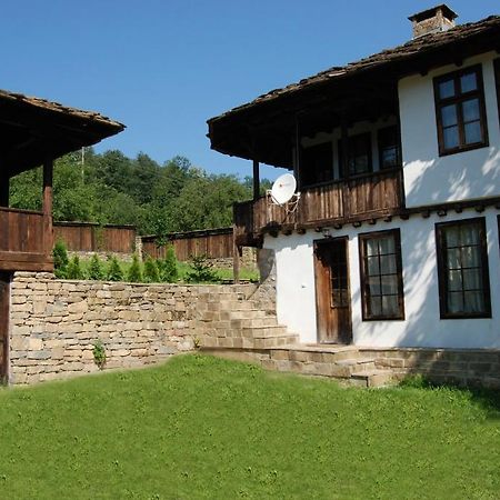 Къща Балканец Balcaneţ Exterior foto
