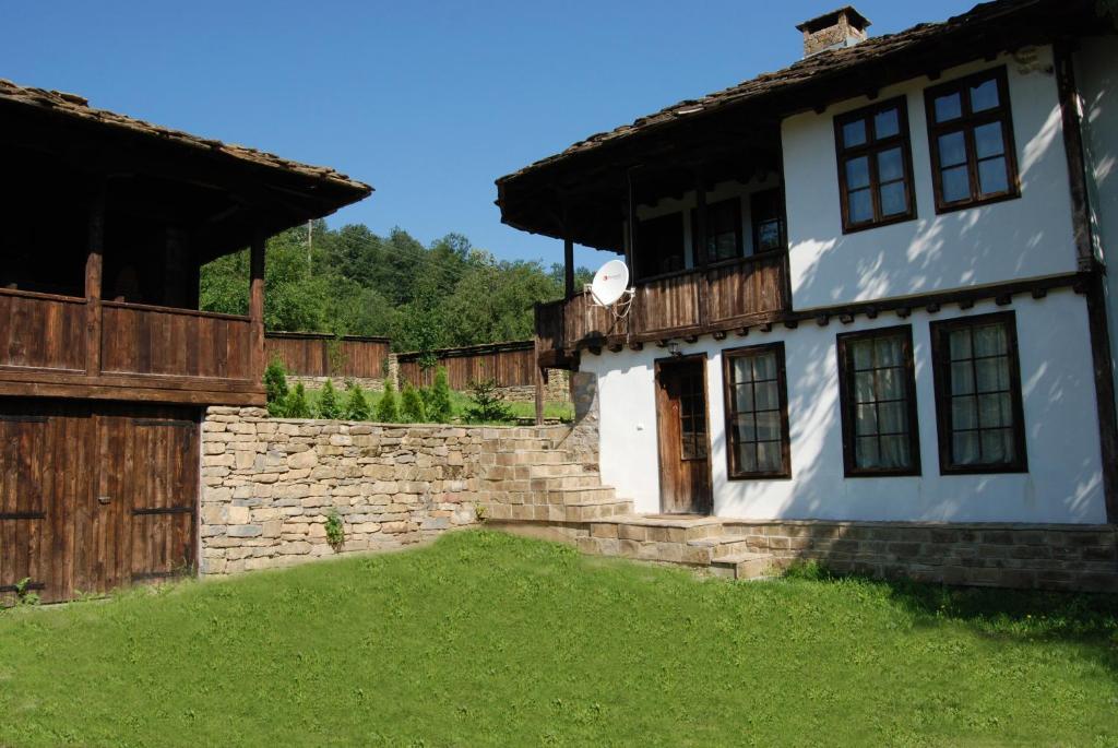 Къща Балканец Balcaneţ Exterior foto