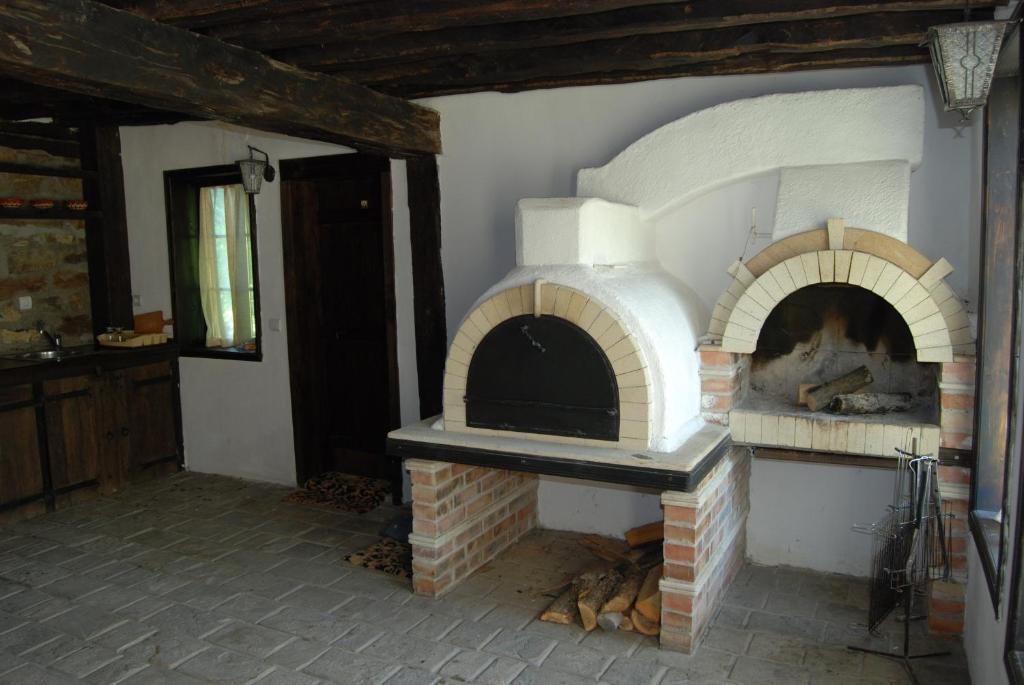 Къща Балканец Balcaneţ Exterior foto