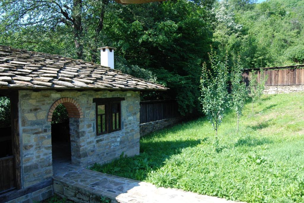 Къща Балканец Balcaneţ Exterior foto