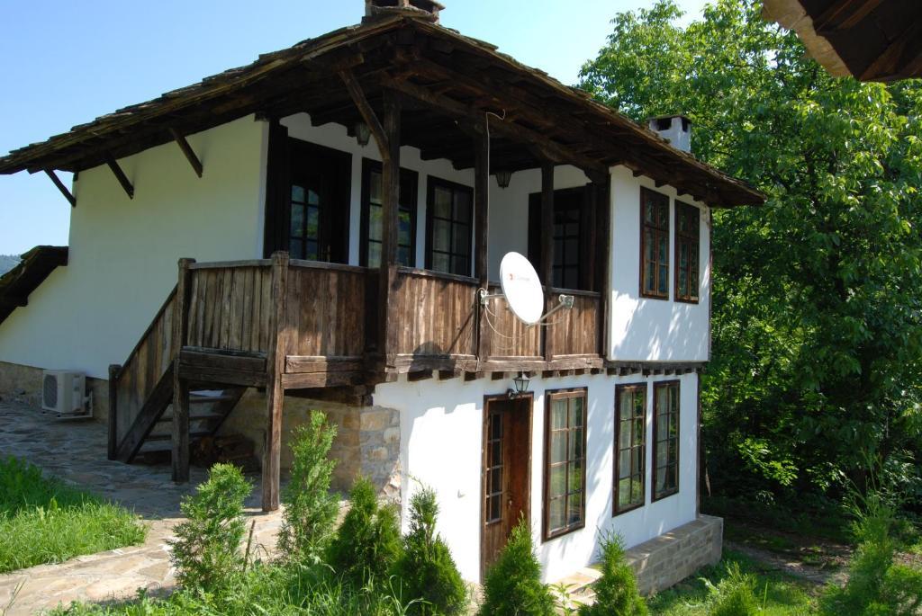 Къща Балканец Balcaneţ Exterior foto